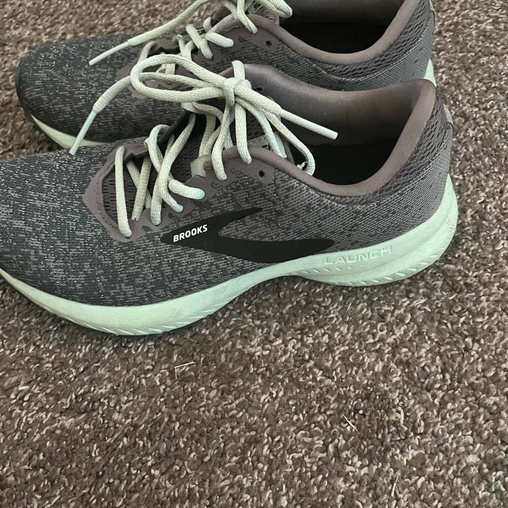 Brooks Sneakers - image 4